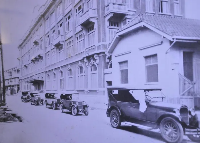 Trocadero 3*