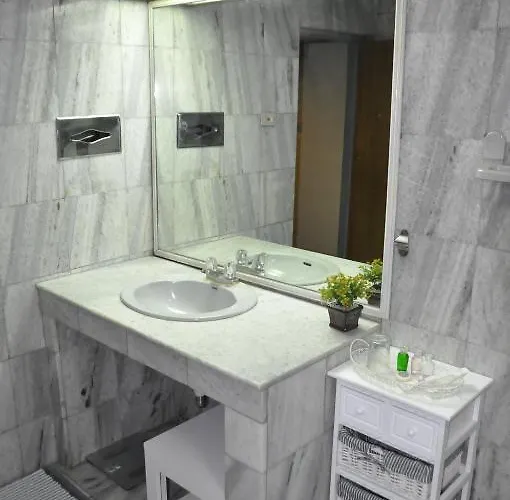 Trocadero Hotel 3*
