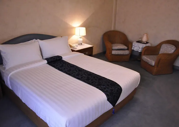 Trocadero Hotel 3*