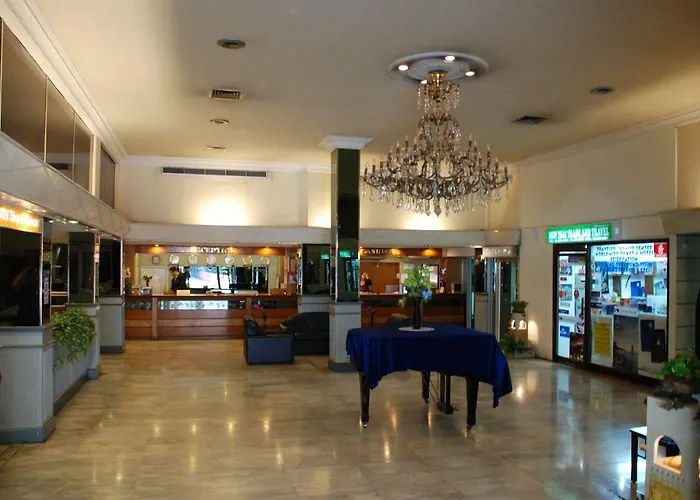 Trocadero Hotel 3*