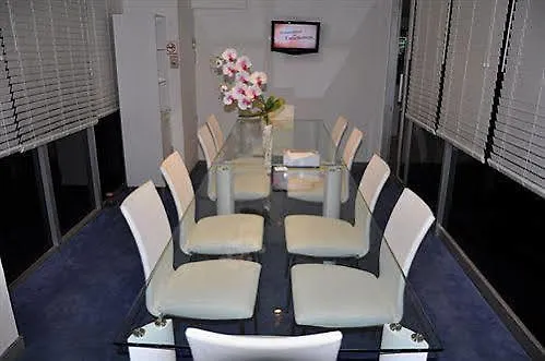 Trocadero 3*